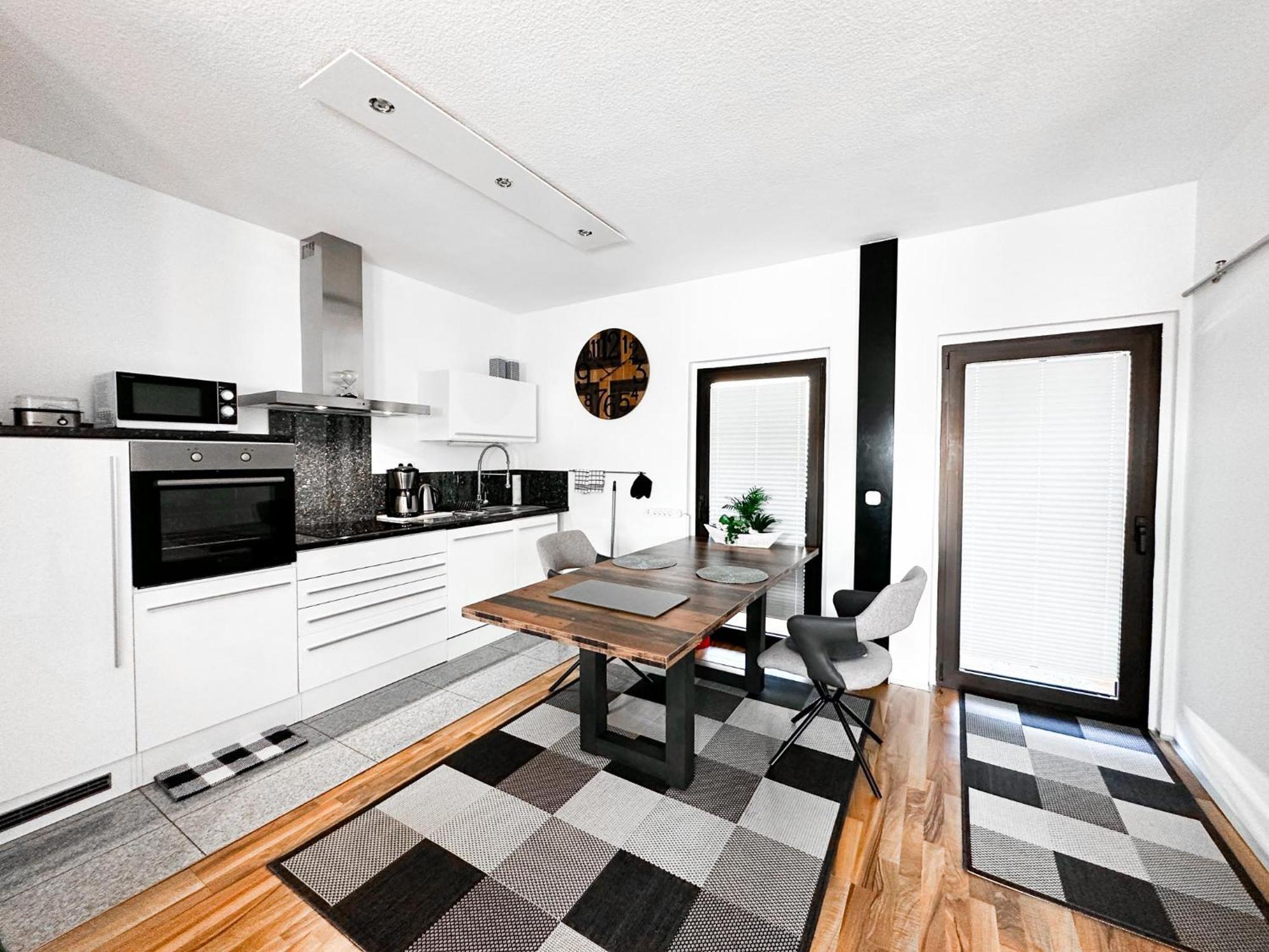 Ebony&ivory Apartment